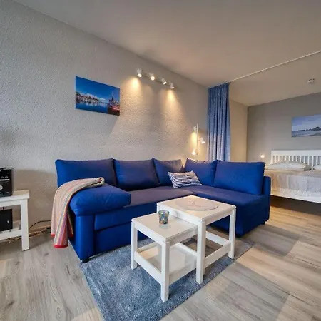 - Haus F, App 0f0902 *